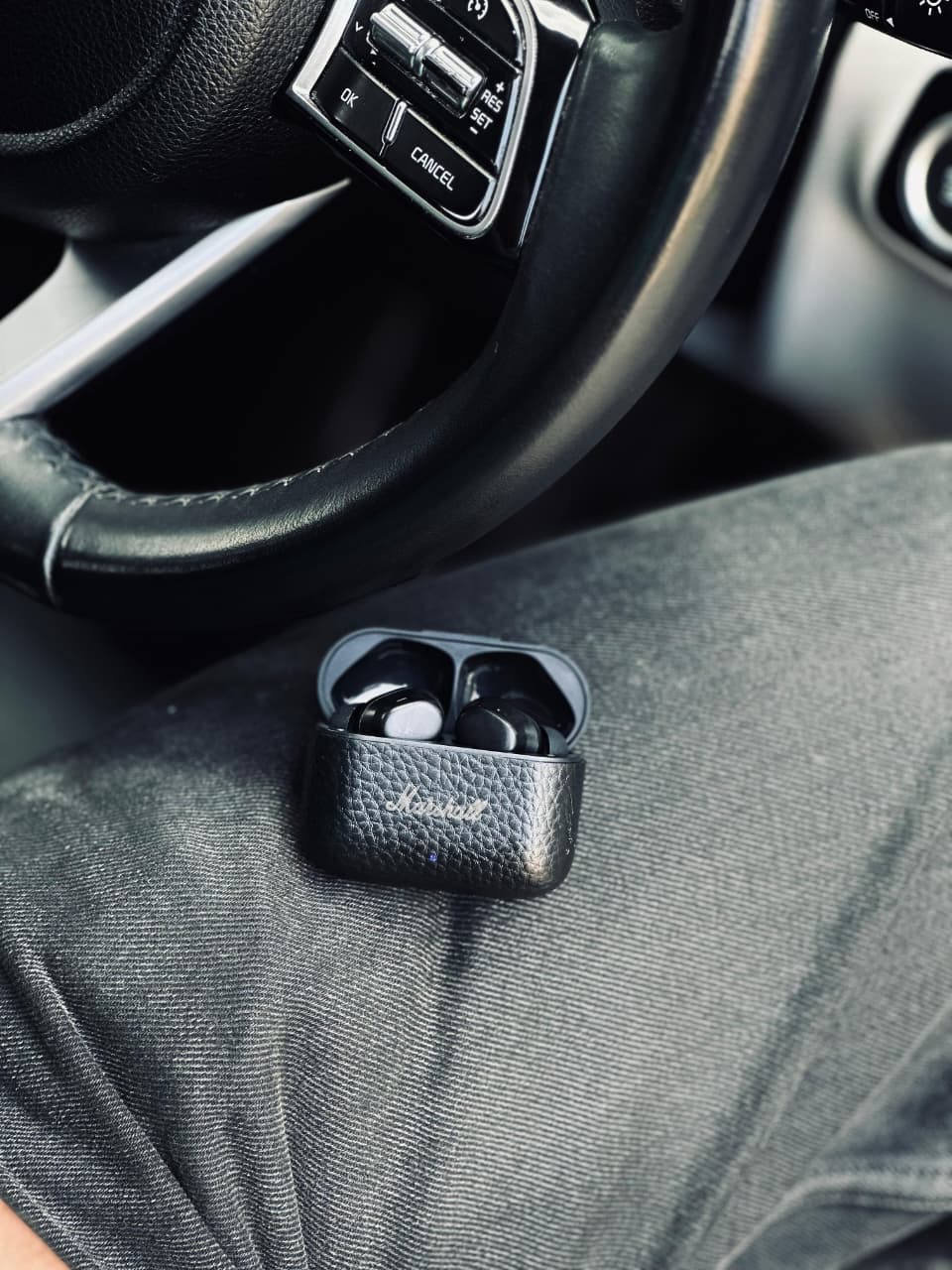 Marshall motif II earbuds
